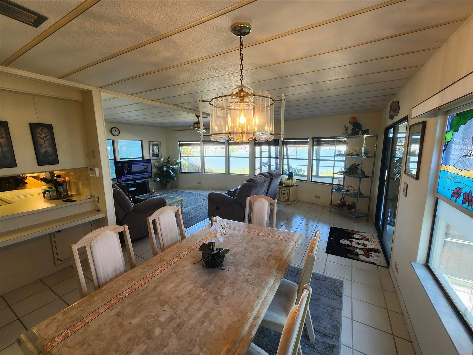 PALM LAKE ESTATES - Residential