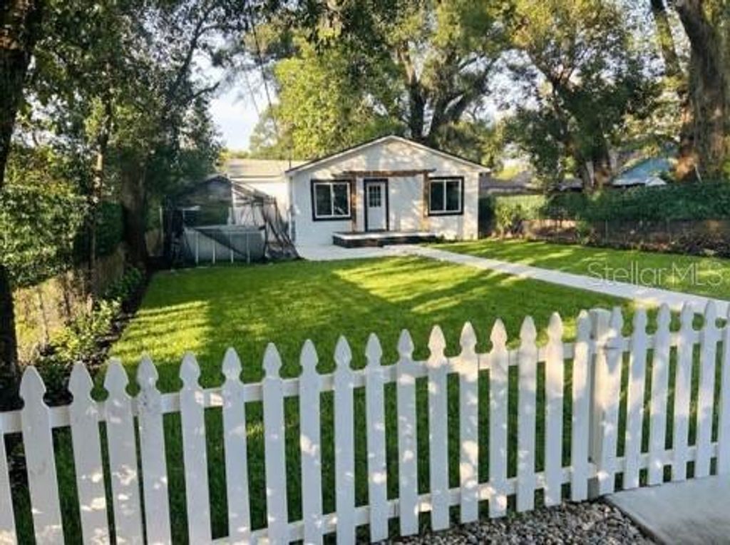 Photo of 2102 E Caracas Street, Tampa, FL 33610 (MLS # TB8456086)