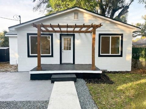 2102 E CARACAS STREET TAMPA FL 33610