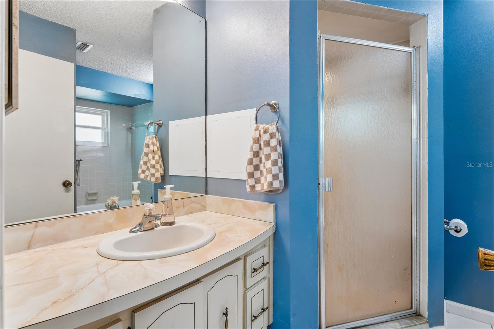 FOREST OAKS - Residential