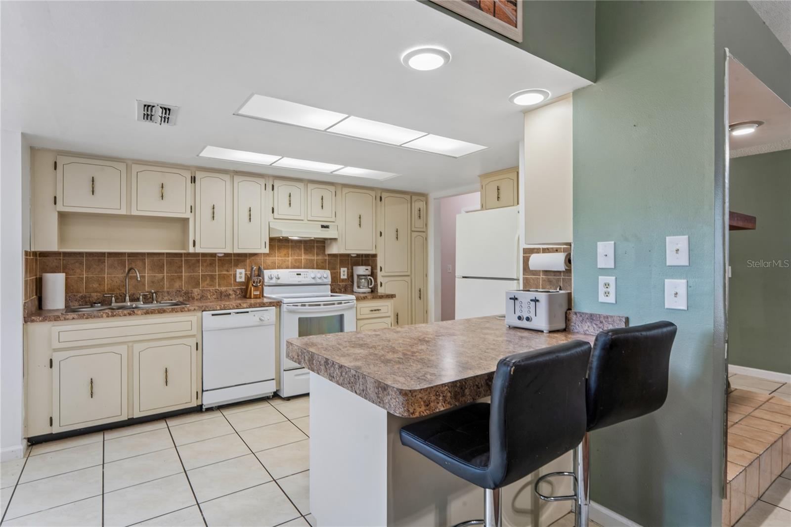 FOREST OAKS - Residential