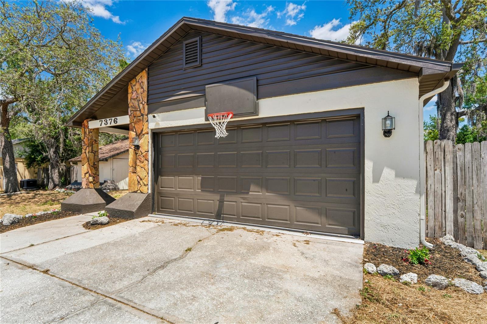 FOREST OAKS - Residential