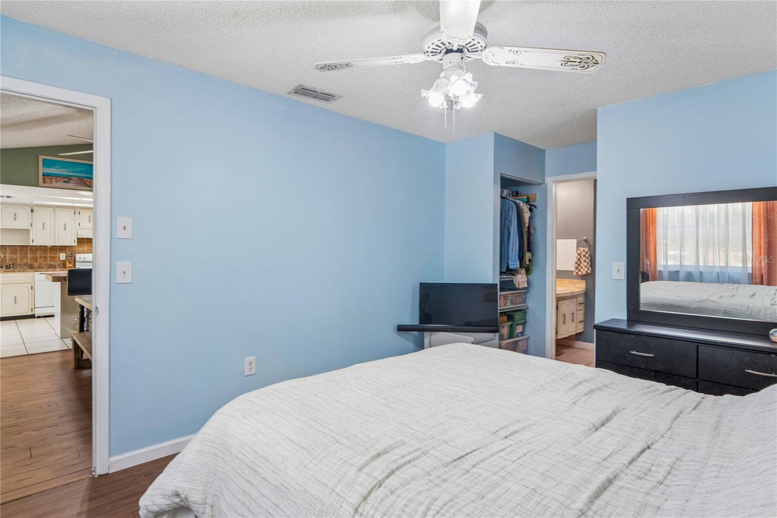 FOREST OAKS - Residential