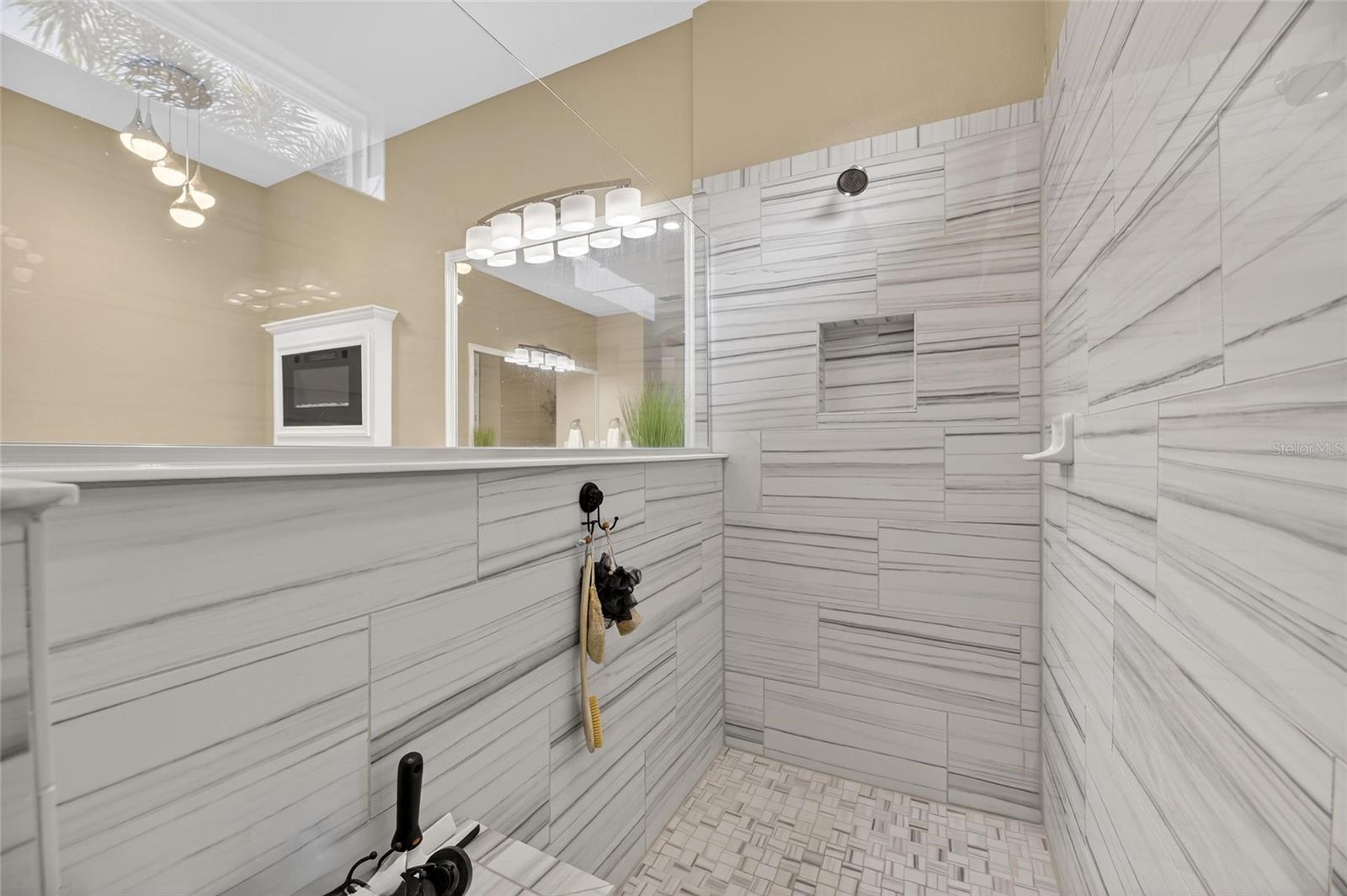 MIRABAY PH 3C-3 - Residential