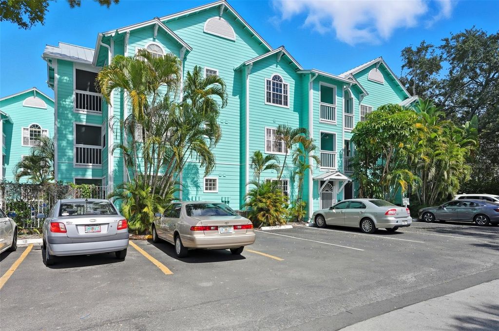 Photo of 3002 W Cleveland Street #E10, Tampa, FL 33609 (MLS # TB8440311)