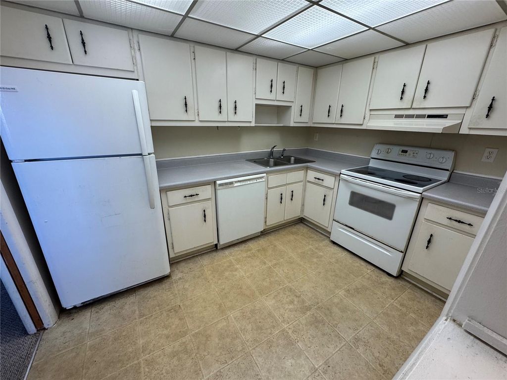 Photo of 245 Center Road #211, Venice, FL 34285 (MLS # N6142695)