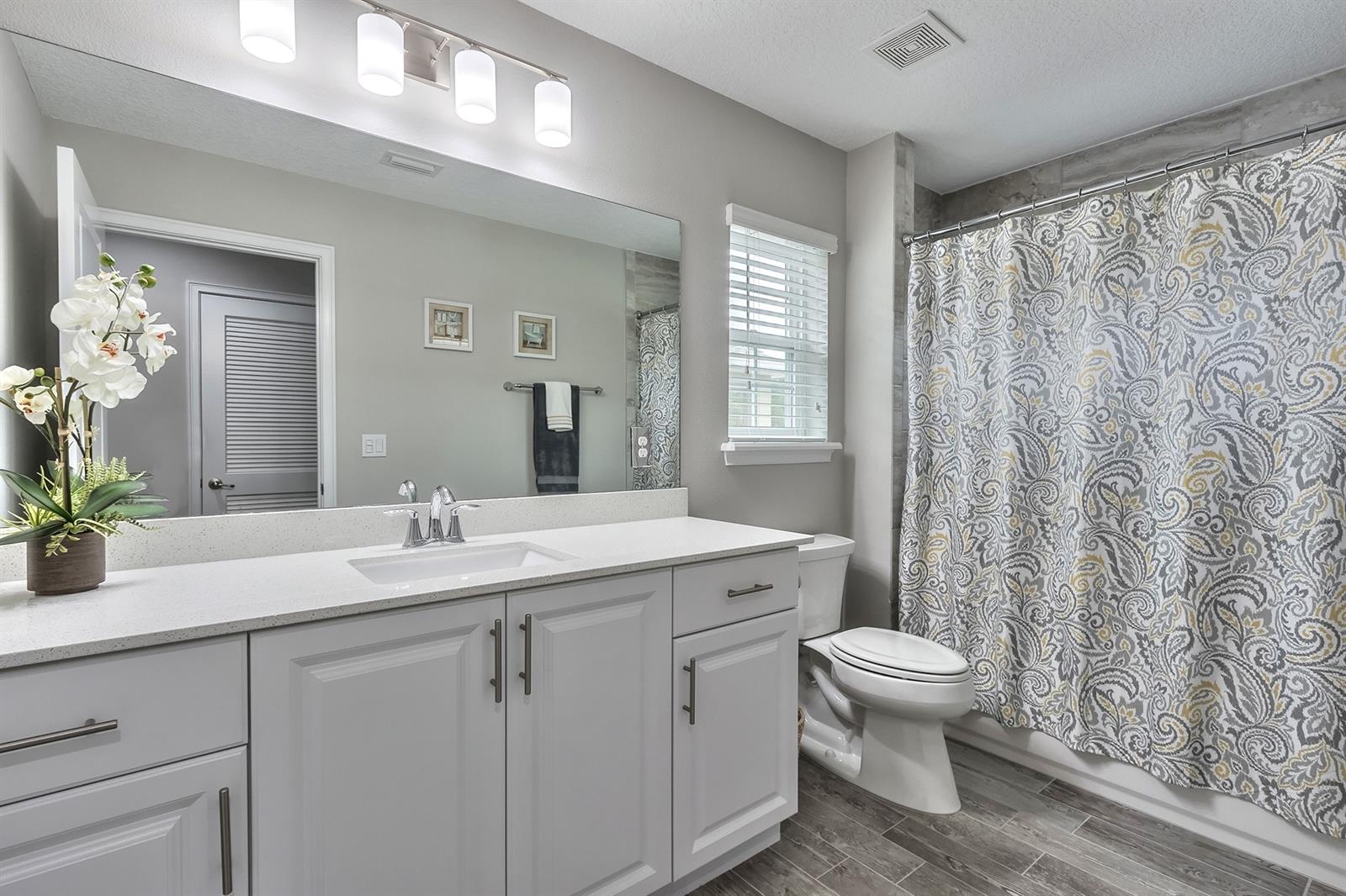 Venetian Bay Ph 1B Un 1 #H - Residential