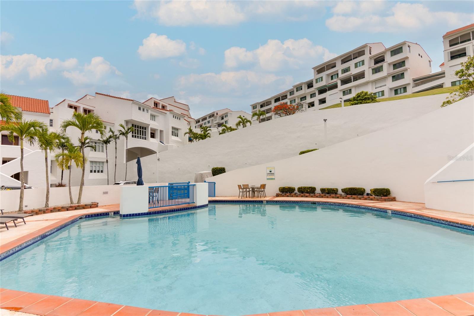 VILLA LAS BRISAS - Residential