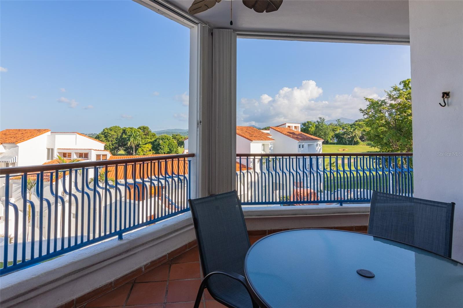 VILLA LAS BRISAS - Residential