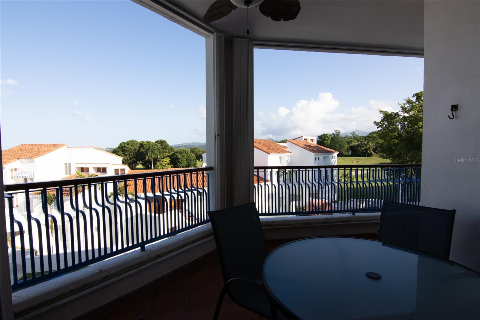 VILLA LAS BRISAS - Residential