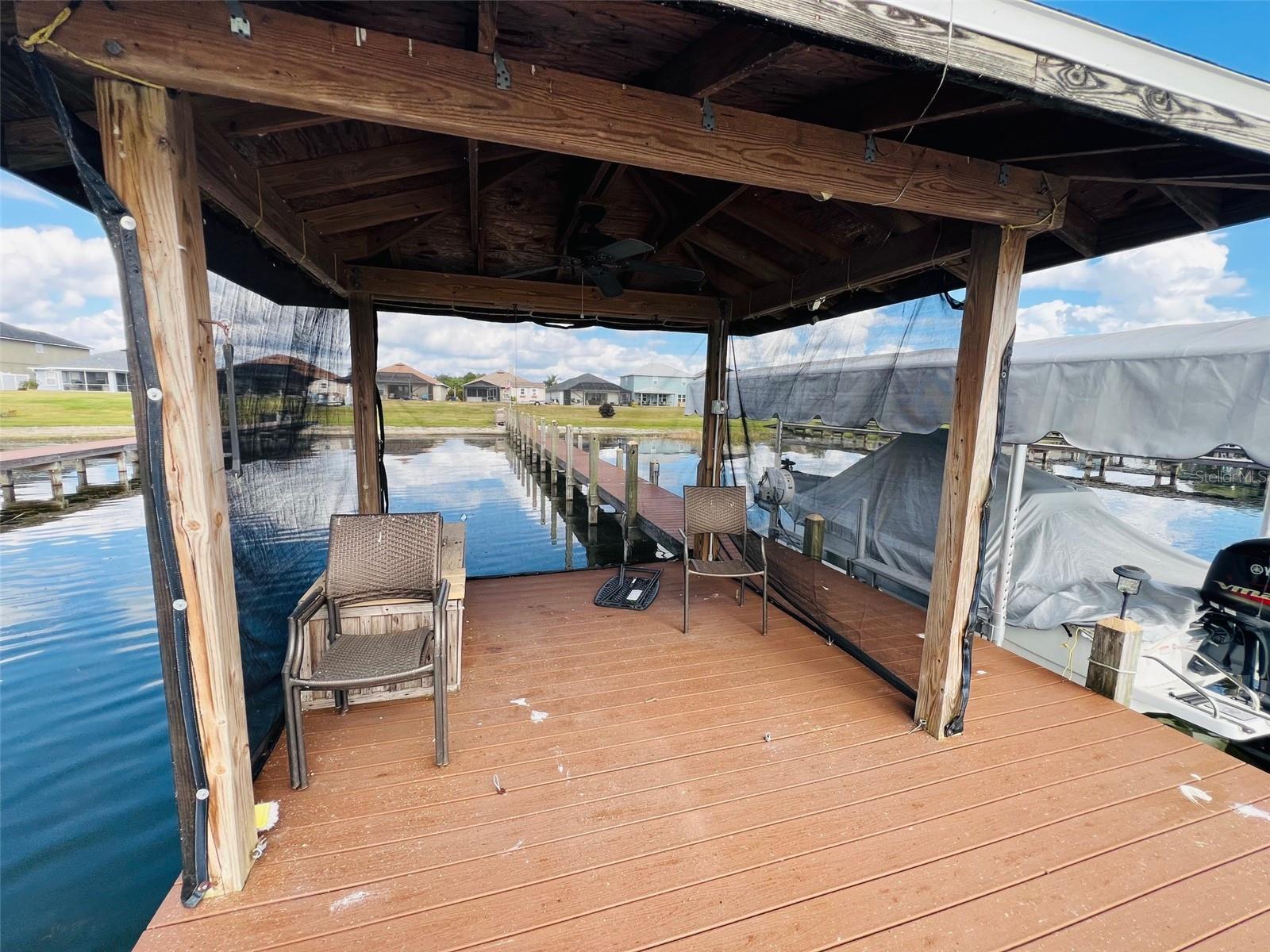 ISLAND LAKES - Residential