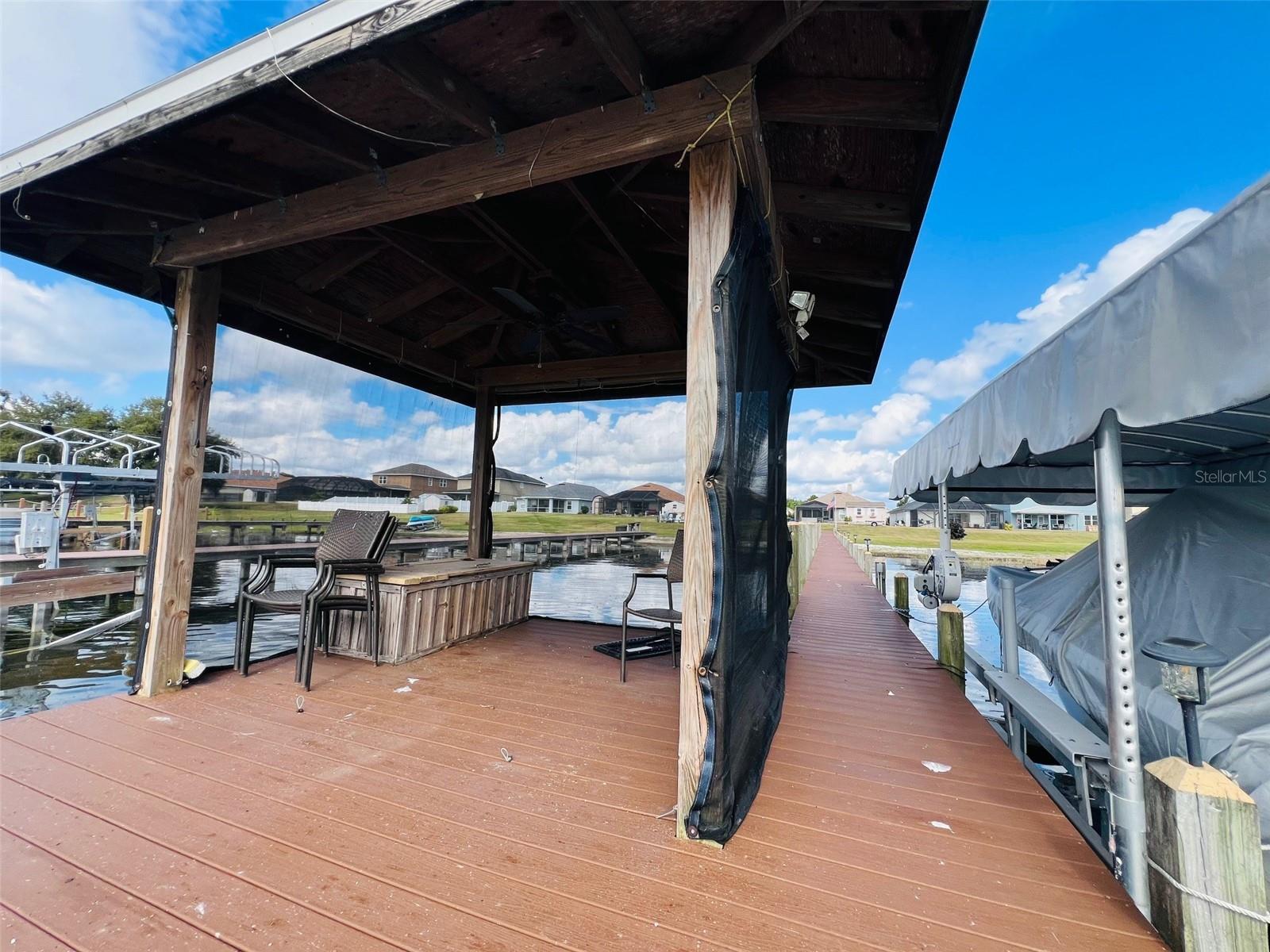 ISLAND LAKES - Residential