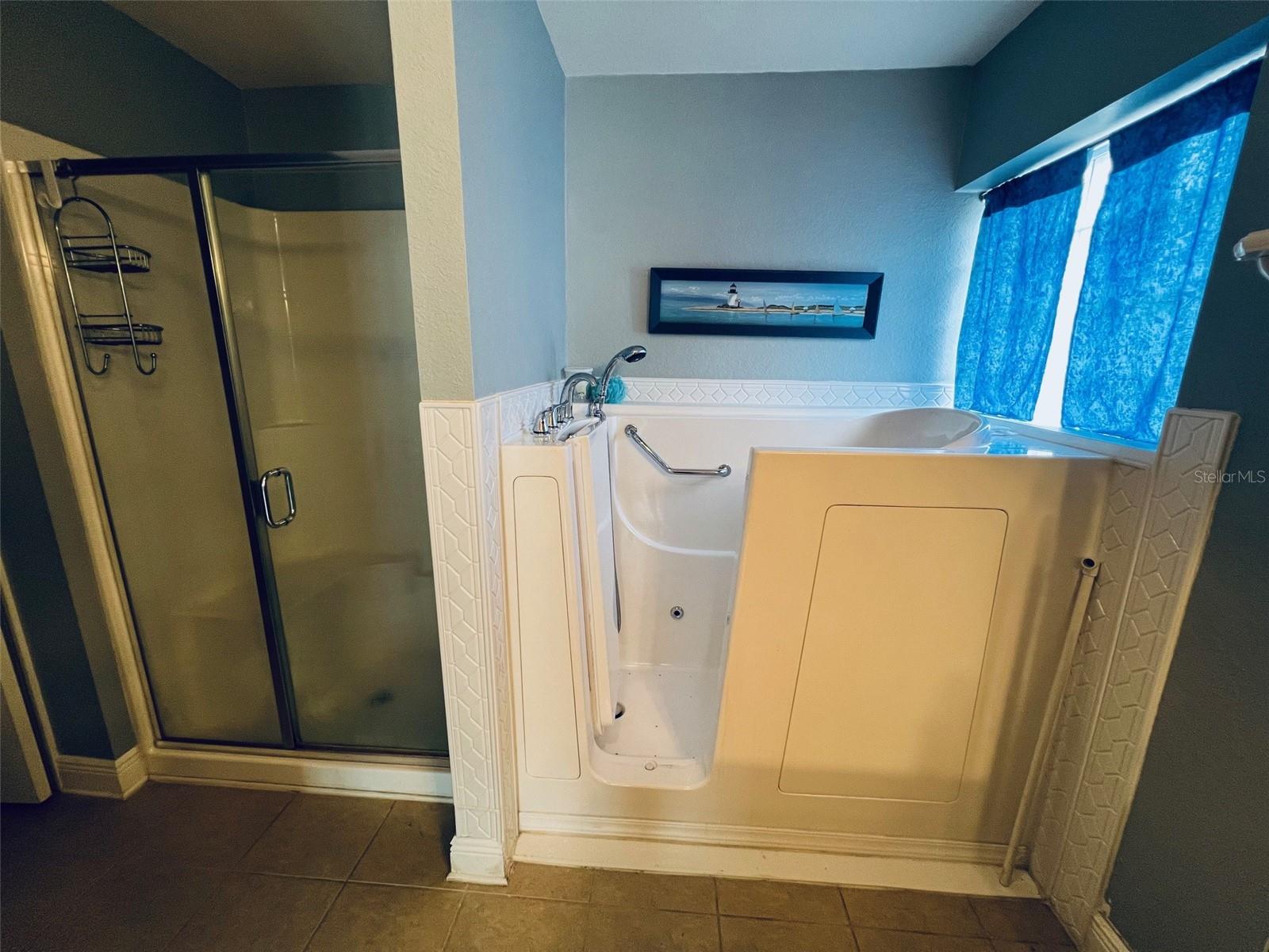 ISLAND LAKES - Residential