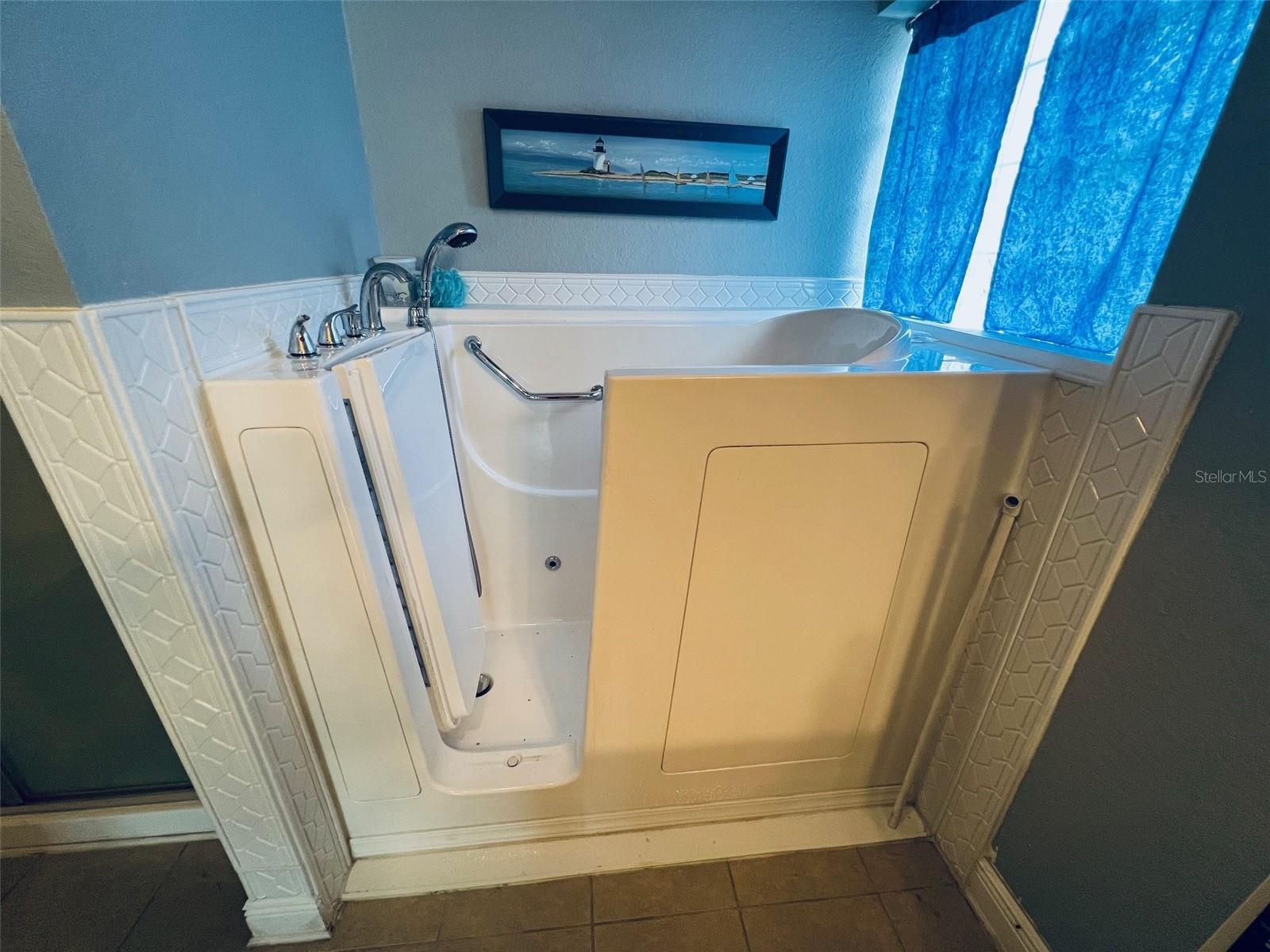 ISLAND LAKES - Residential