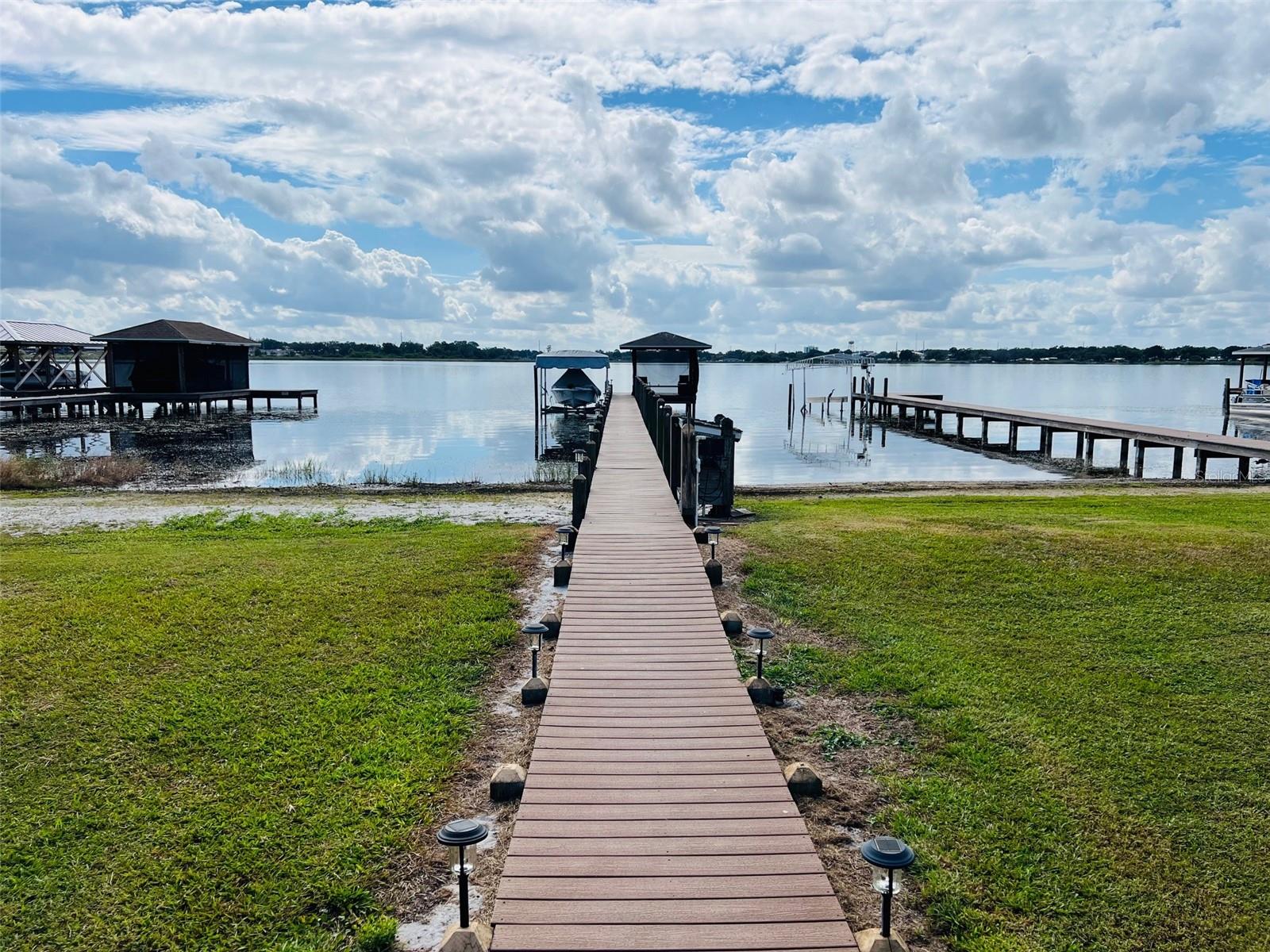 ISLAND LAKES - Residential