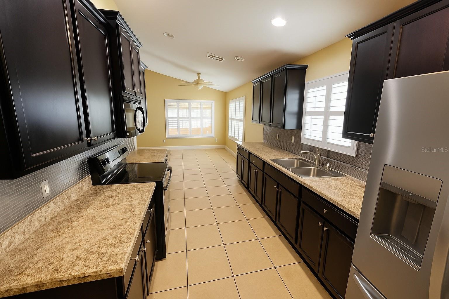 ISLAND LAKES - Residential