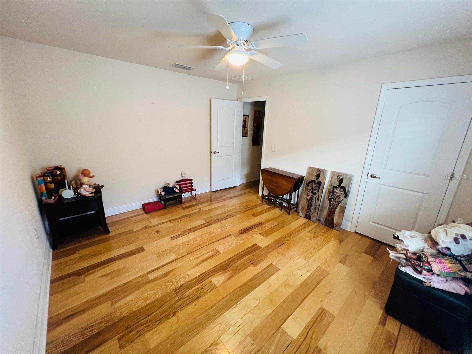 ISLAND LAKES - Residential