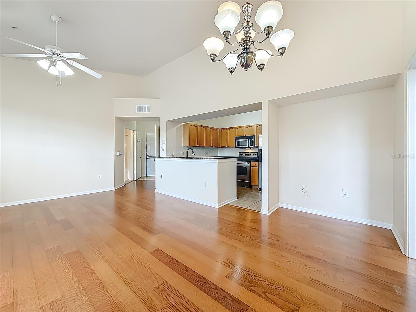 OXFORD PLACE AT TAMPA PALMS A - Residential