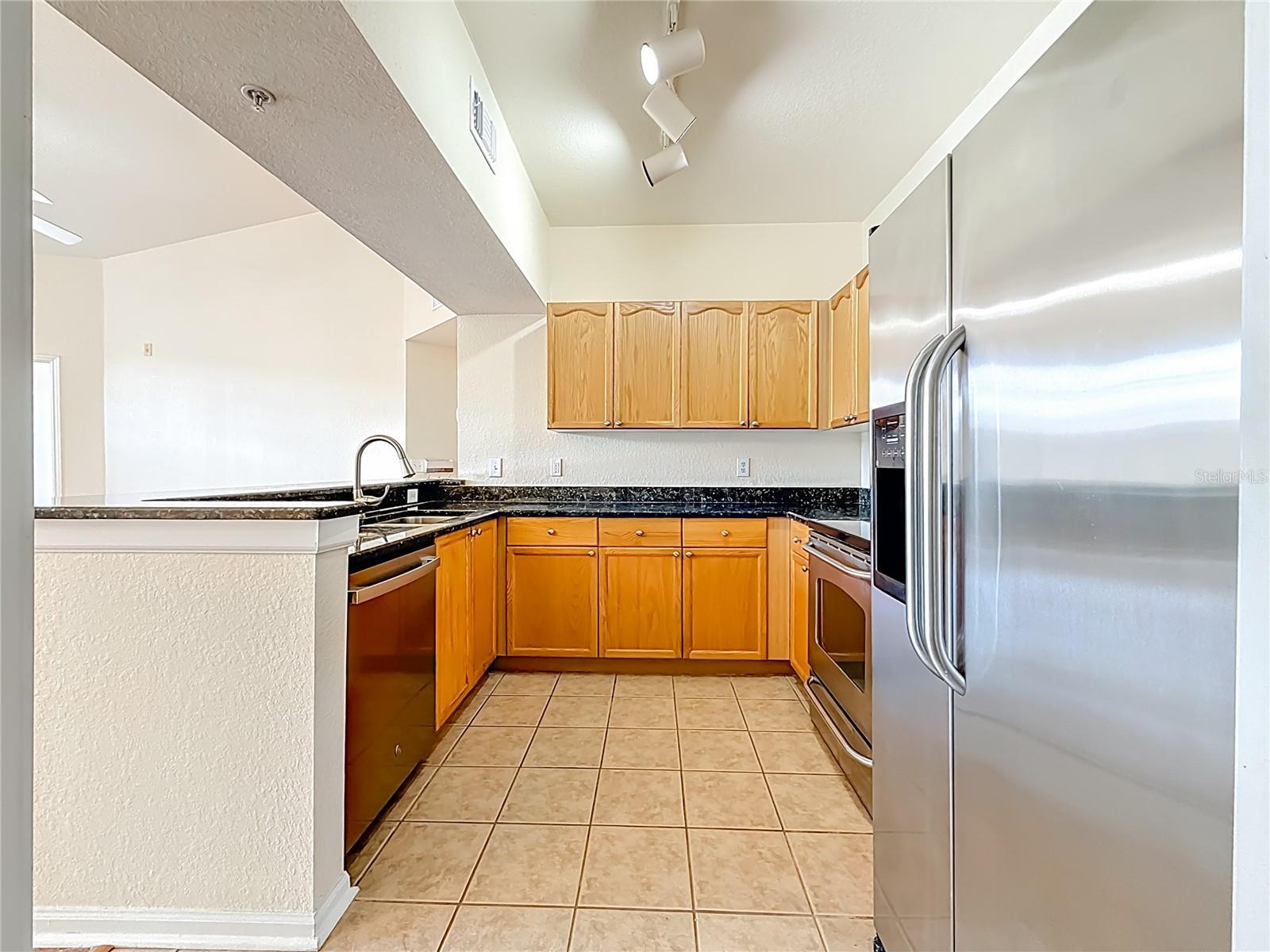 OXFORD PLACE AT TAMPA PALMS A - Residential