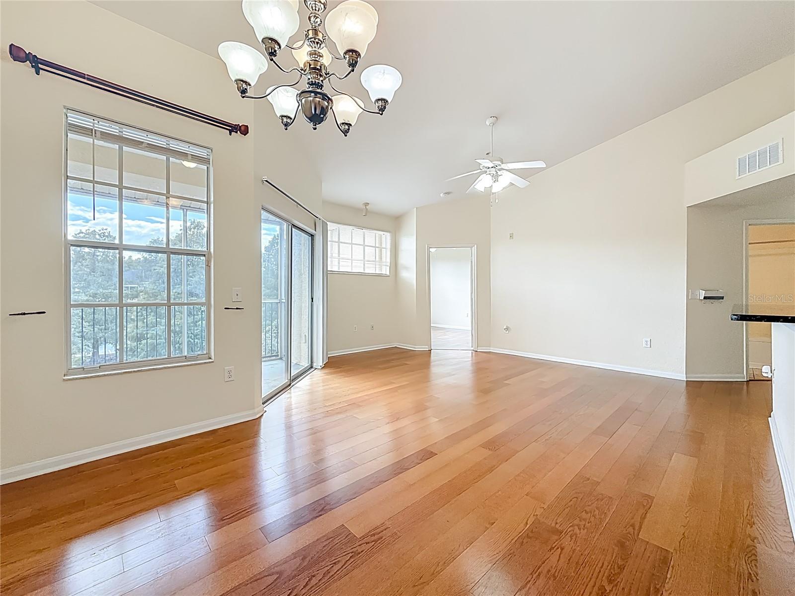 OXFORD PLACE AT TAMPA PALMS A - Residential