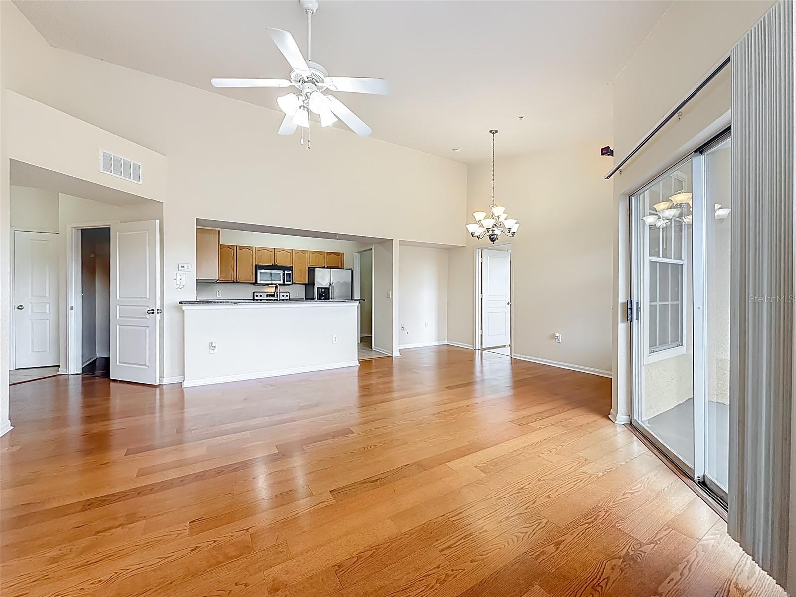 OXFORD PLACE AT TAMPA PALMS A - Residential
