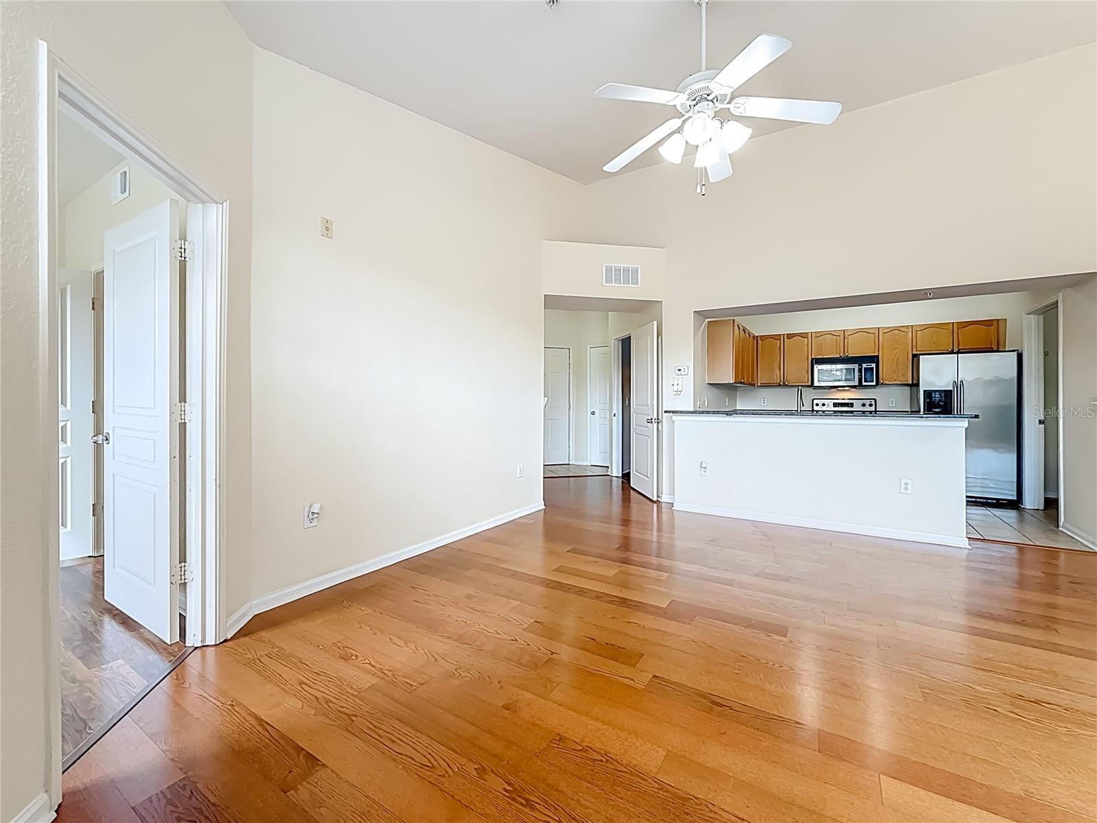 OXFORD PLACE AT TAMPA PALMS A - Residential