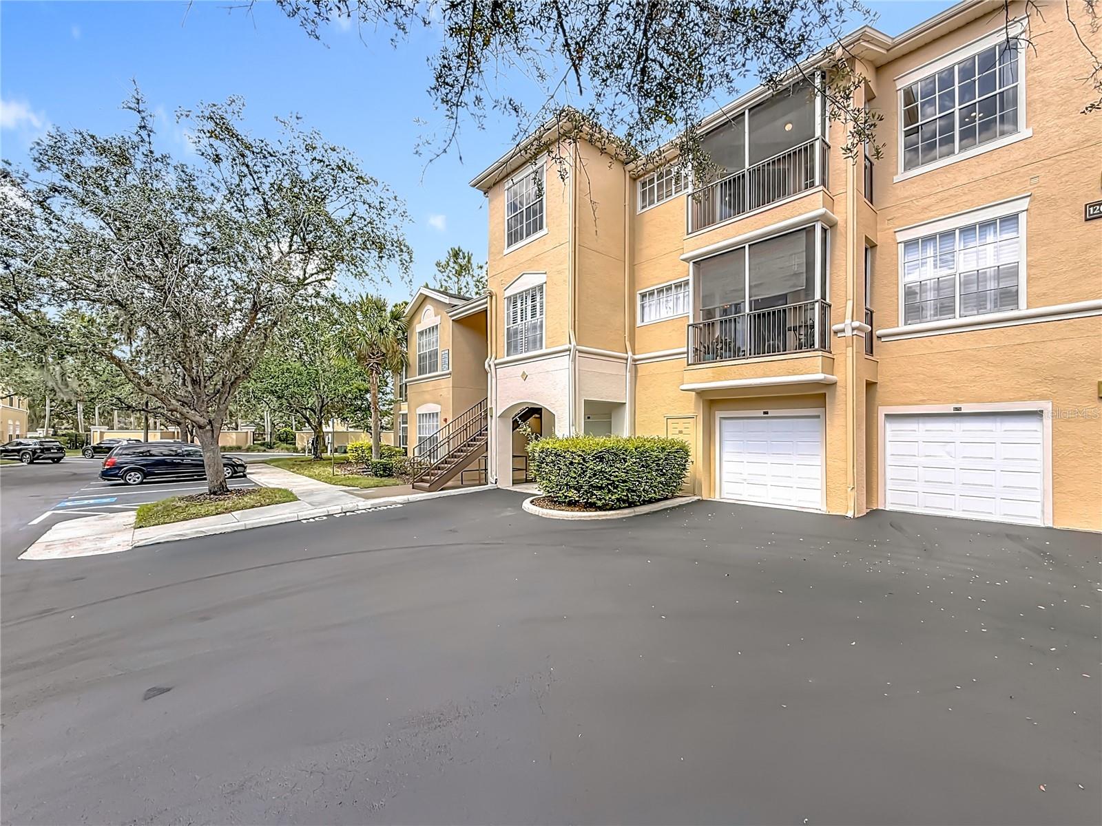 OXFORD PLACE AT TAMPA PALMS A - Residential