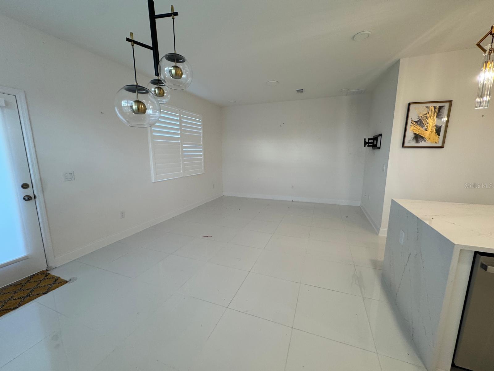 ENCORE/OVATION-PH 4B - Residential Lease