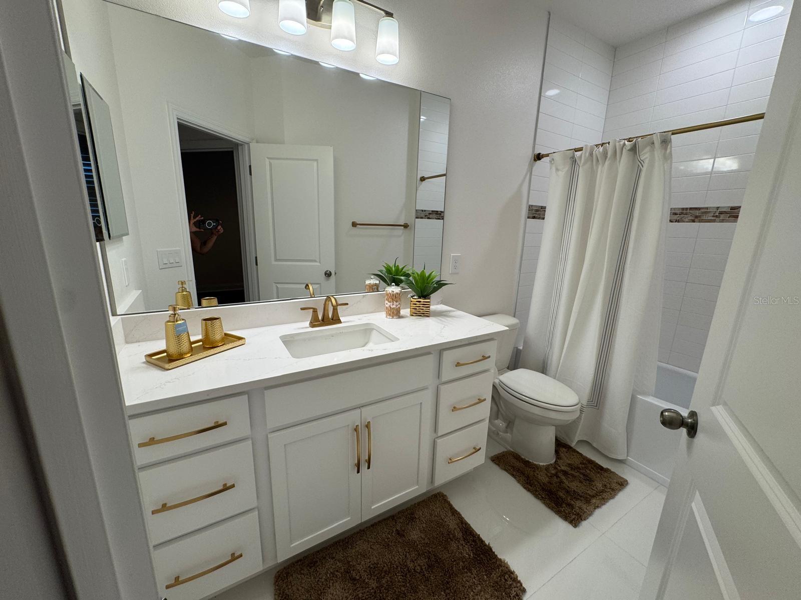 ENCORE/OVATION-PH 4B - Residential Lease