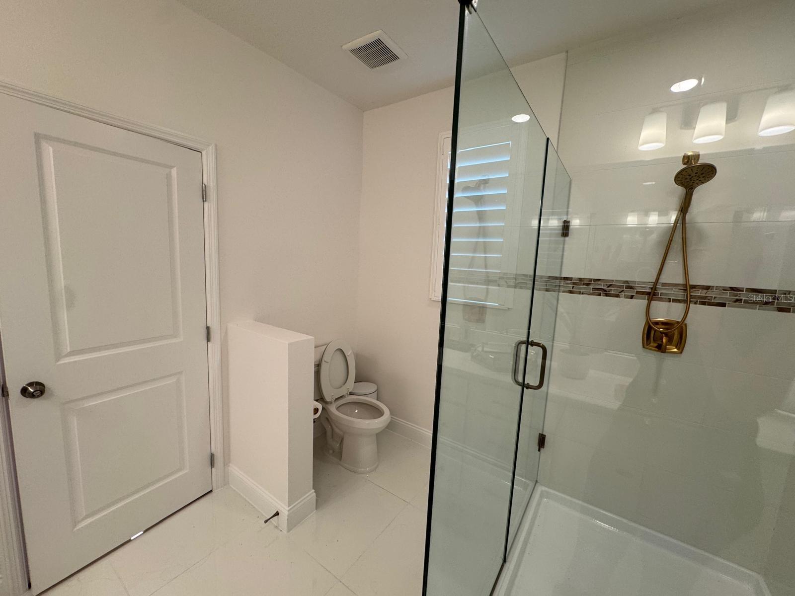 ENCORE/OVATION-PH 4B - Residential Lease