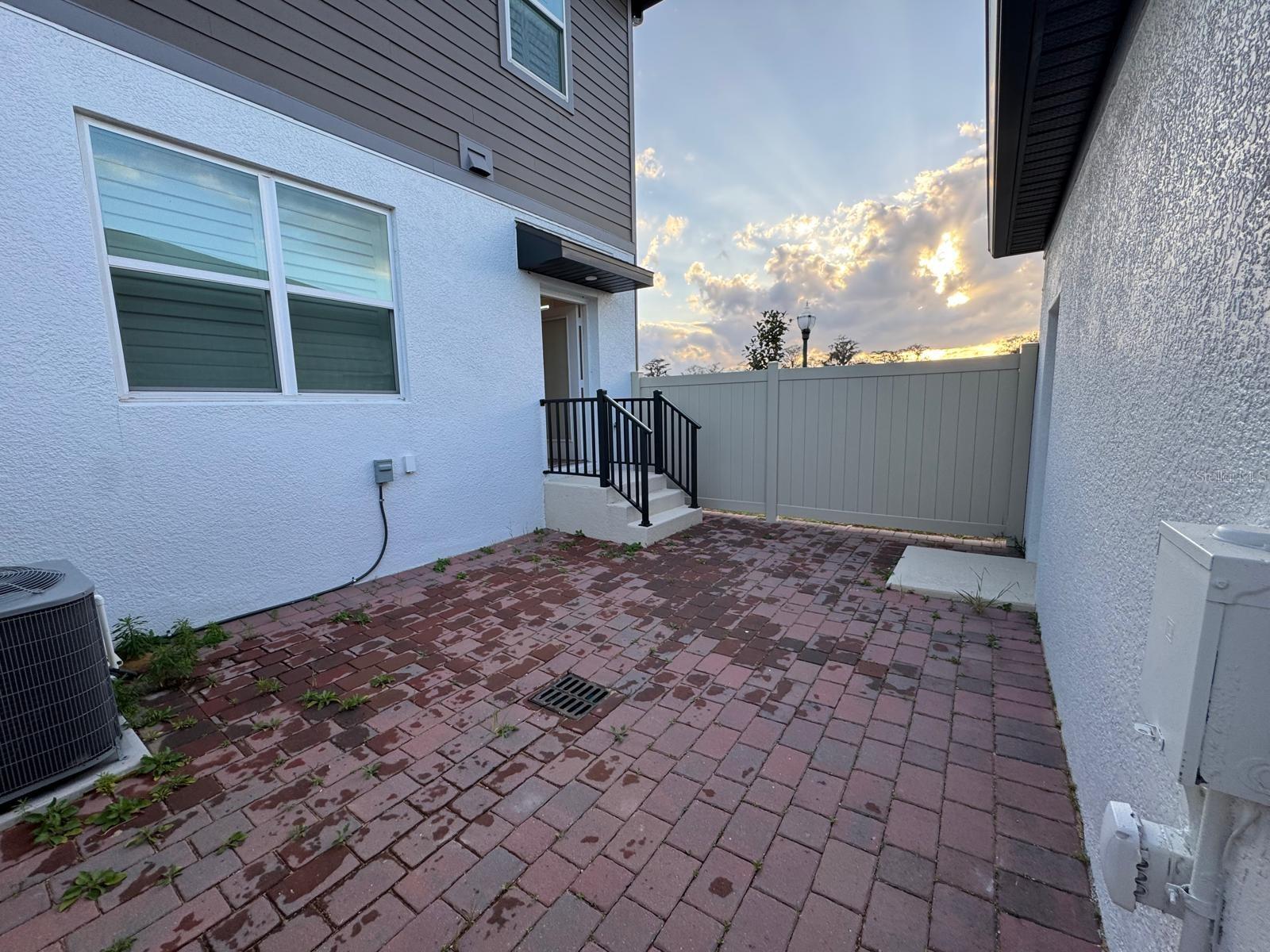 ENCORE/OVATION-PH 4B - Residential Lease