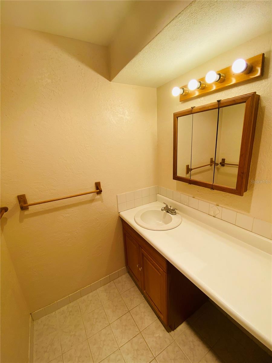 TAHITIAN GARDENS CONDO - Residential Lease