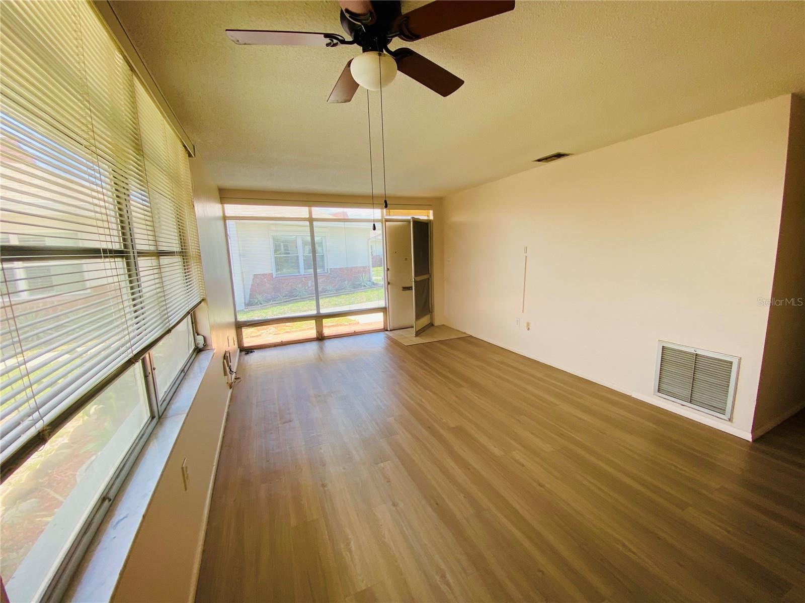TAHITIAN GARDENS CONDO - Residential Lease