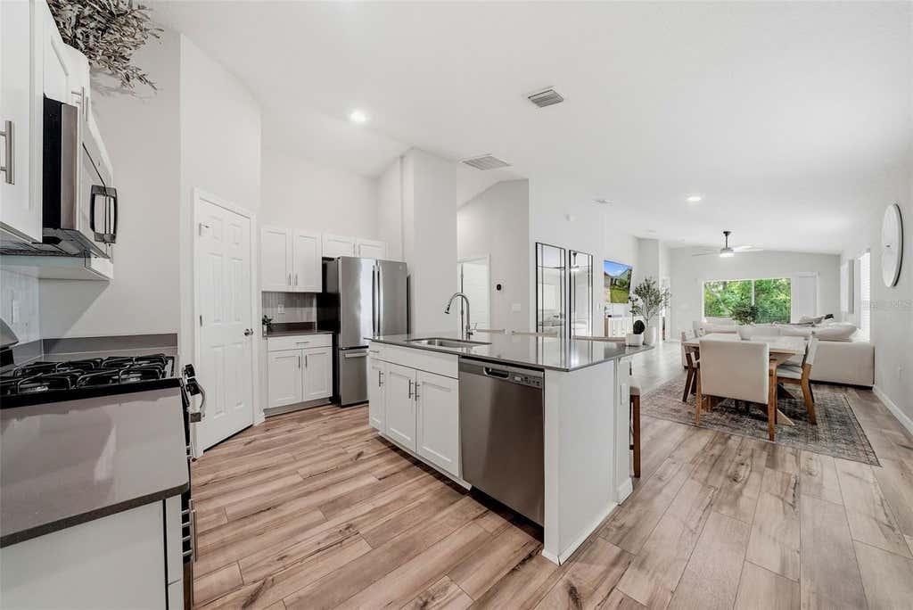Photo of 5560 Summer Sunset Drive, Apollo Beach, FL 33572 (MLS # TB8518061)
