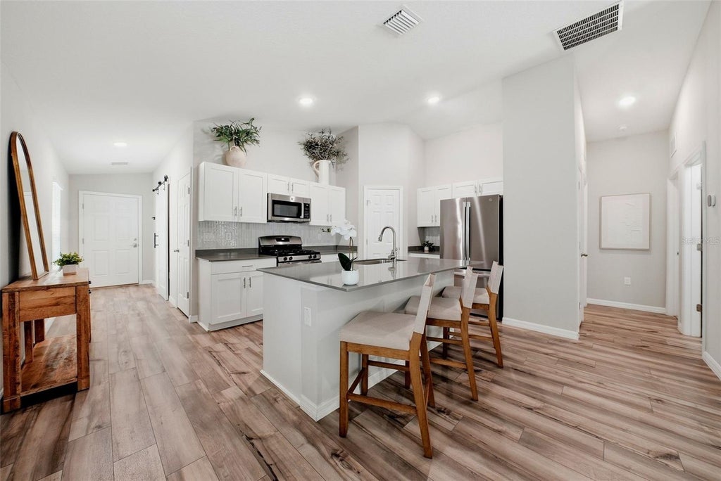 Photo of 5560 Summer Sunset Drive, Apollo Beach, FL 33572 (MLS # TB8518061)