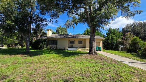 Photo of 1301 Scenic Avenue, Eustis, FL 32726 (MLS # TB8544141)