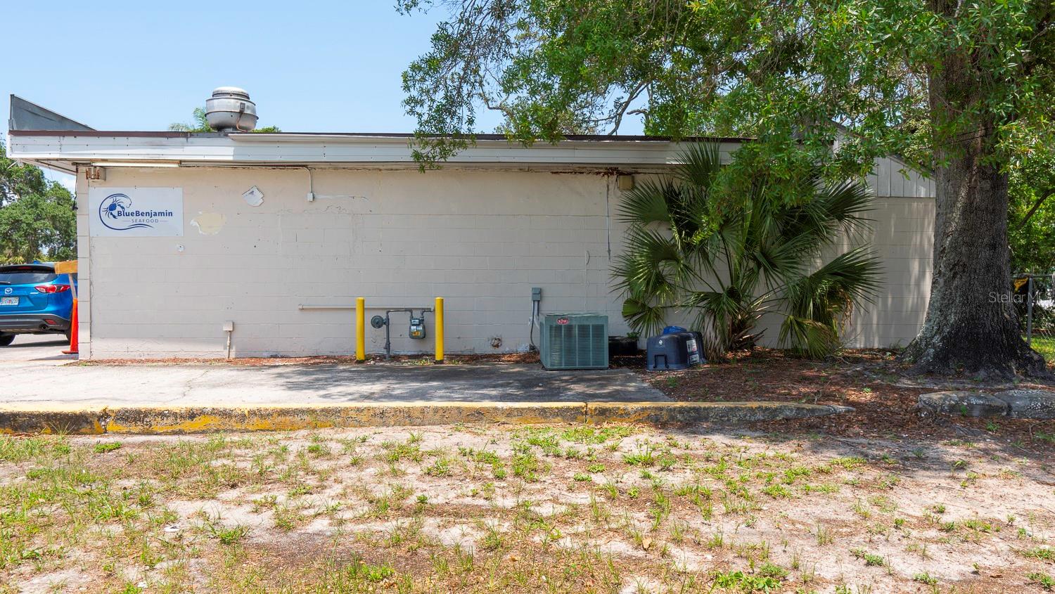 COLONIAL ANNEX - Commercial Sale