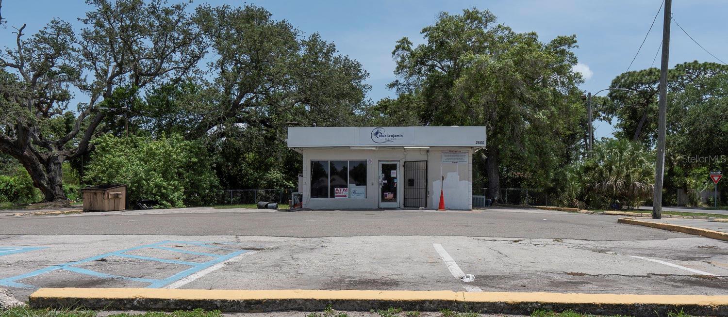 COLONIAL ANNEX - Commercial Sale