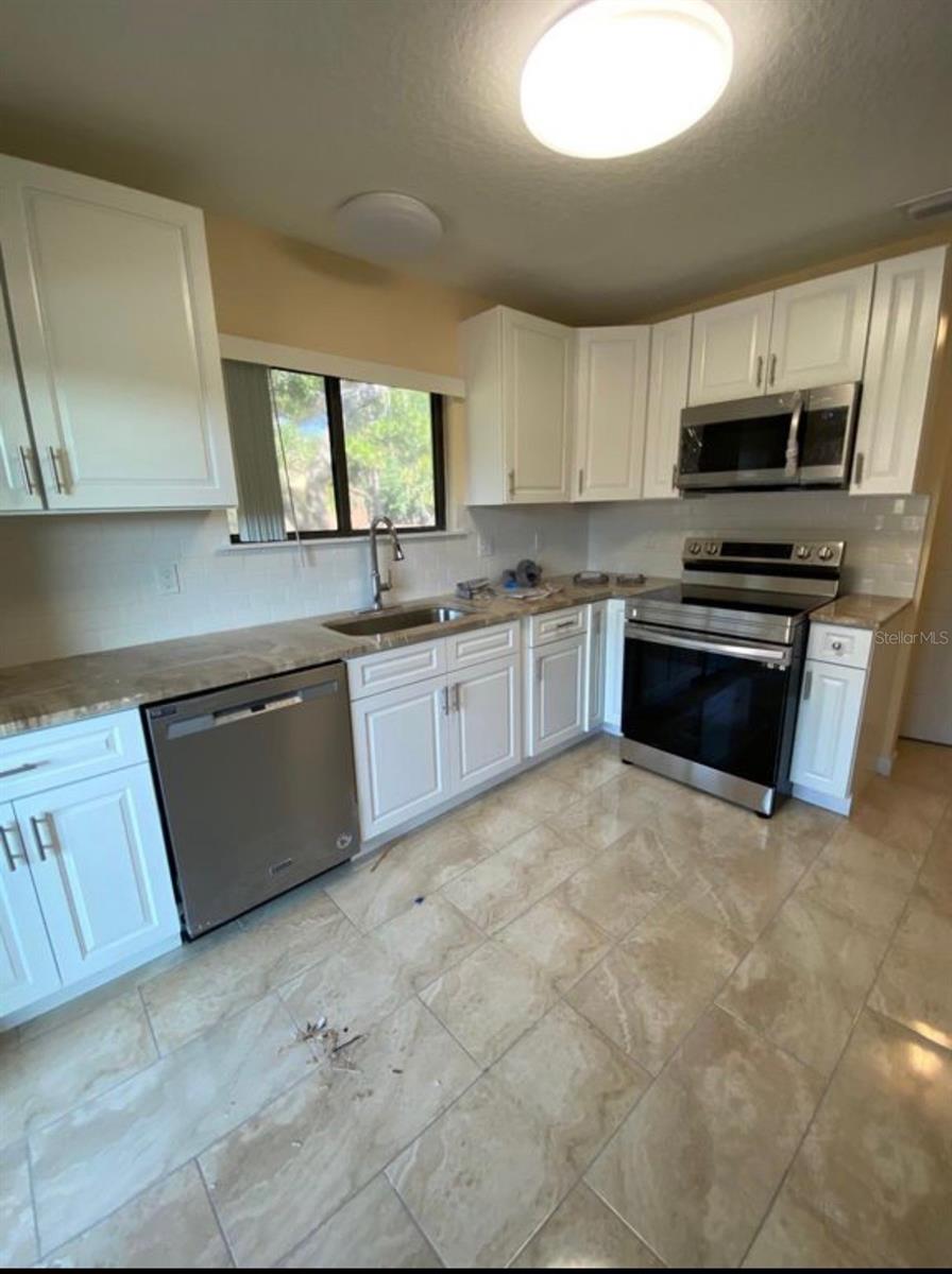 YORKTOWN AT BEACON PLACE - Residential