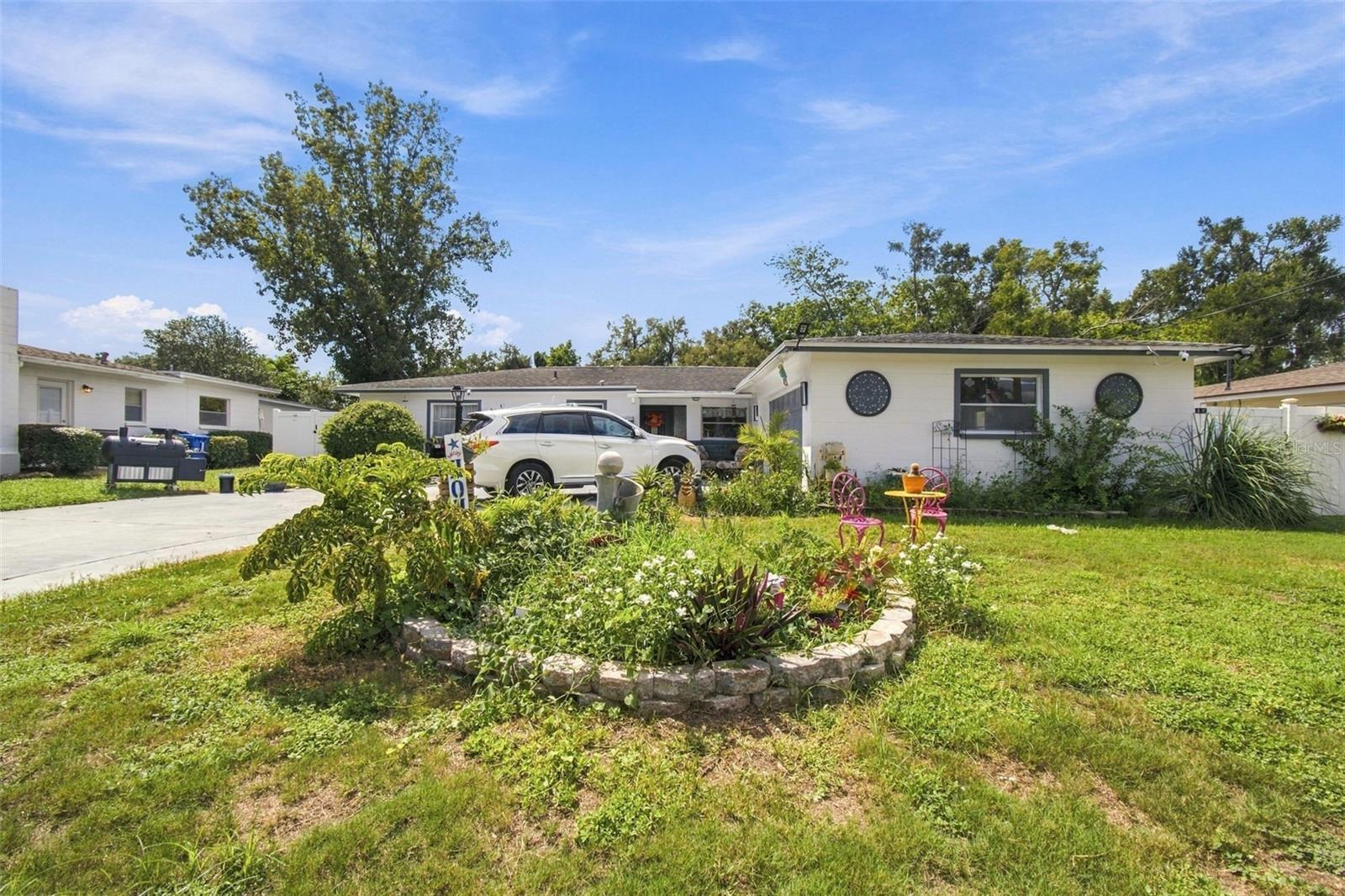 519 S LARRY CIRCLE