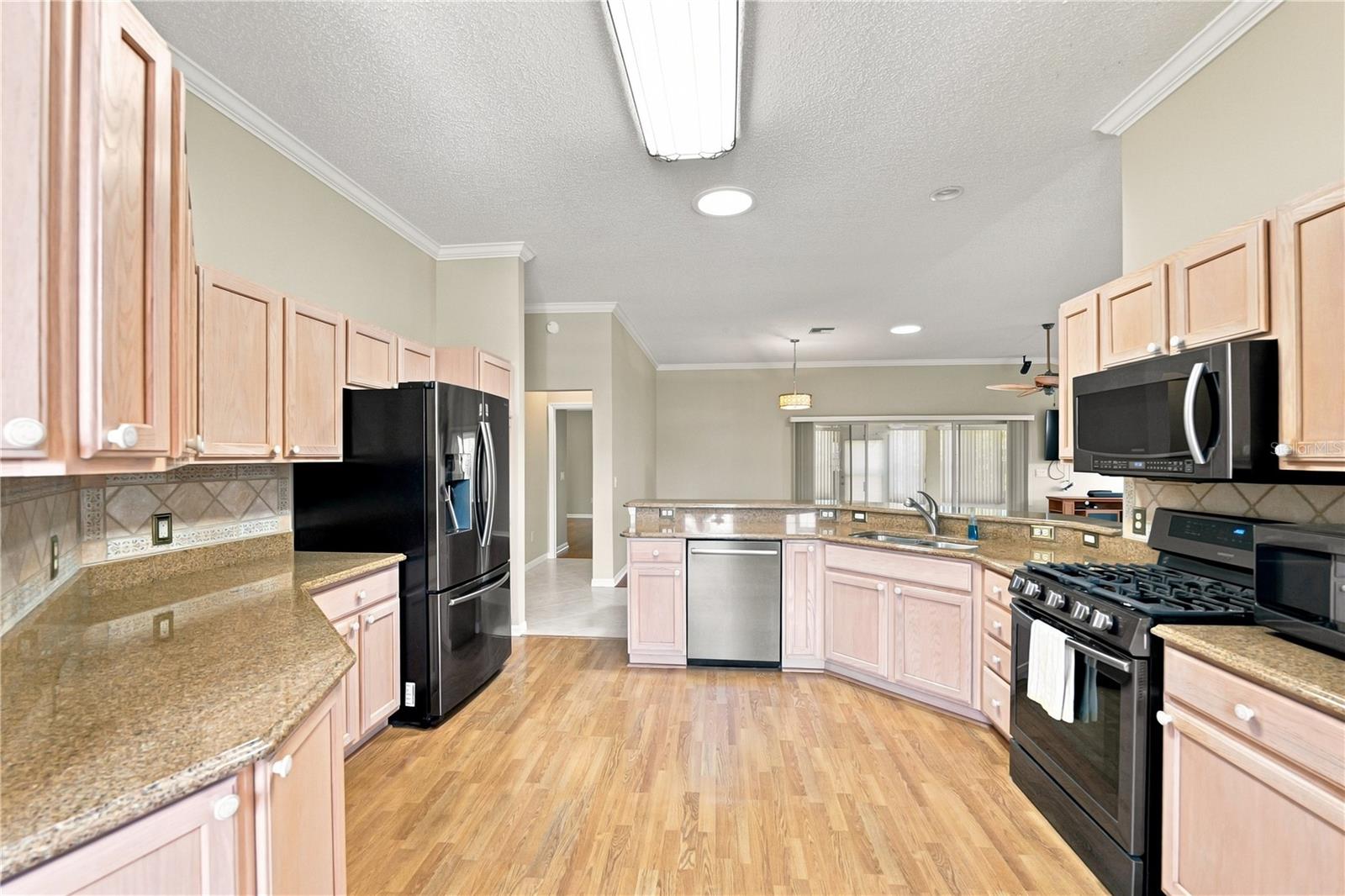 1304 DE LA GARZA PLACE