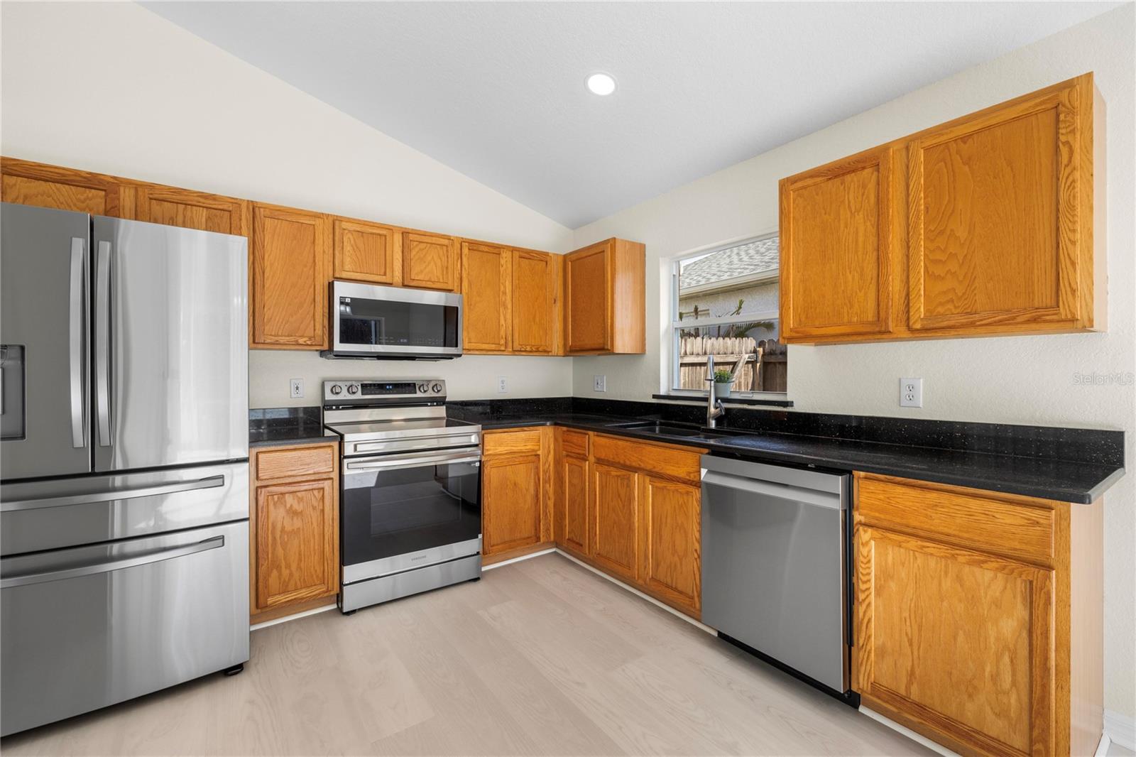 LAKEVIEW VILLAGE SEC H UNI - Residential