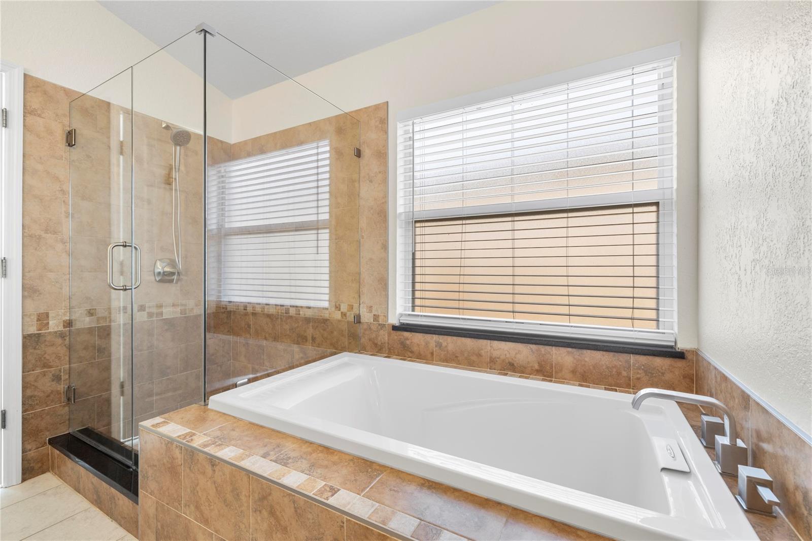 LAKEVIEW VILLAGE SEC H UNI - Residential