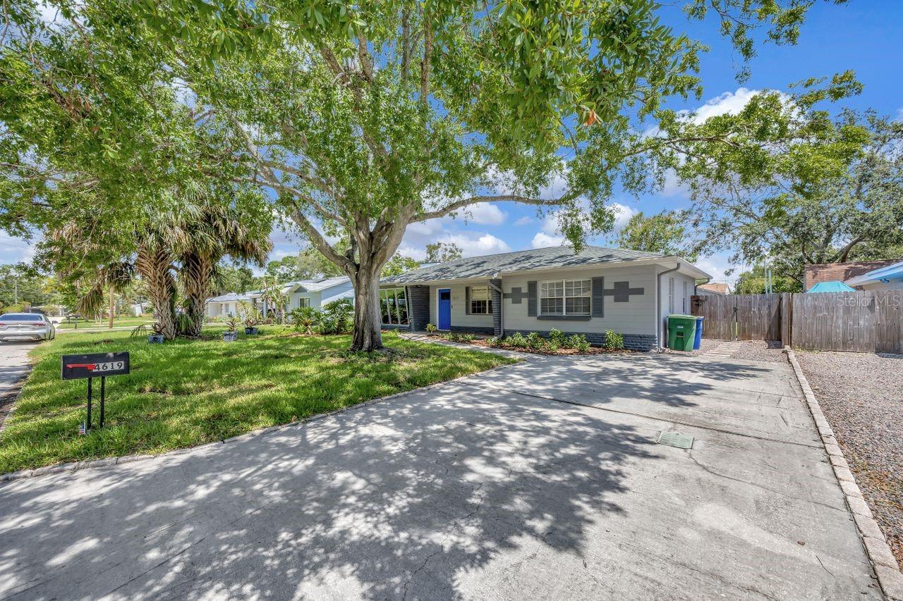 4619 W BAY VILLA AVENUE