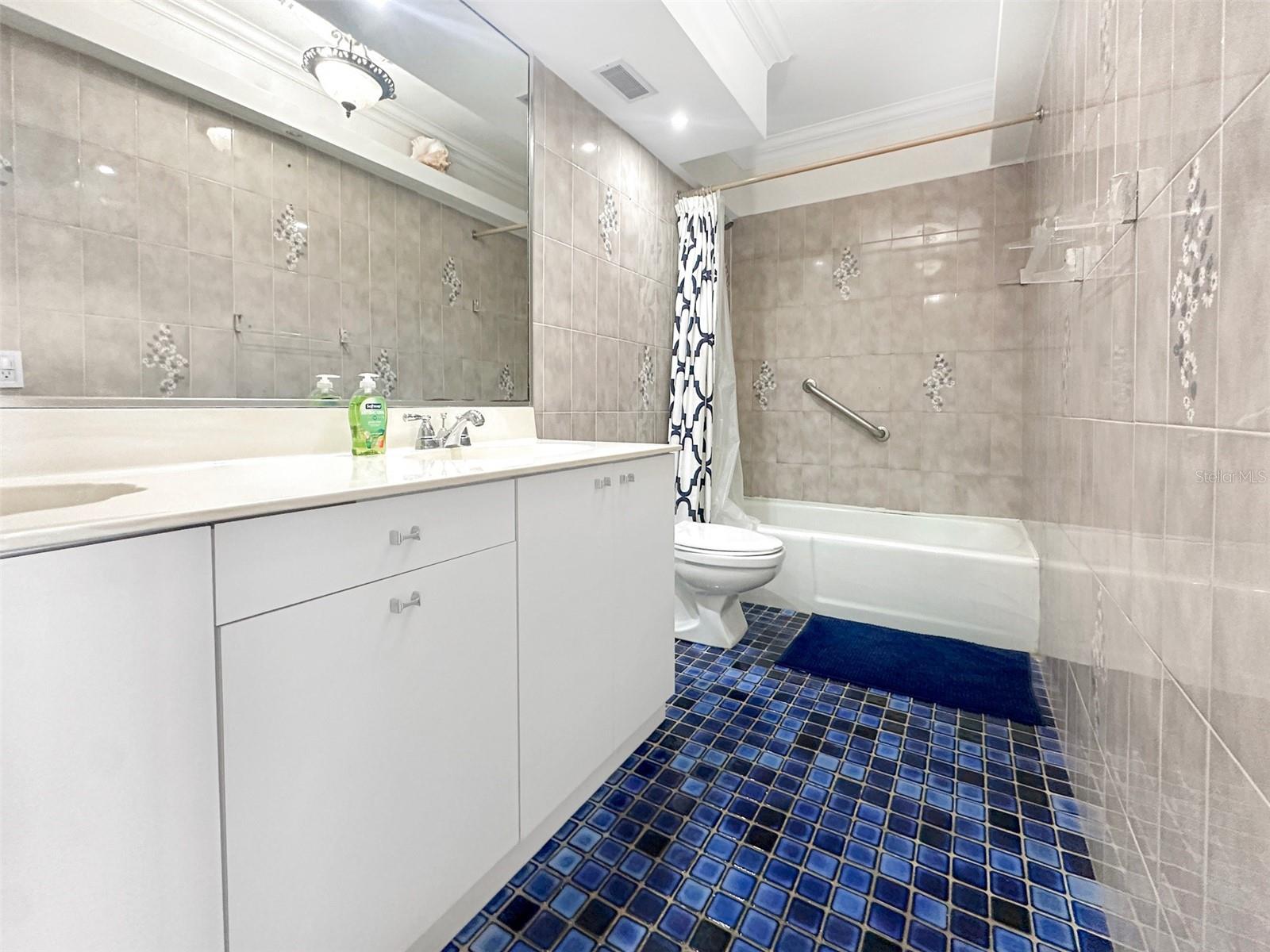 ESJ TOWERS - Residential