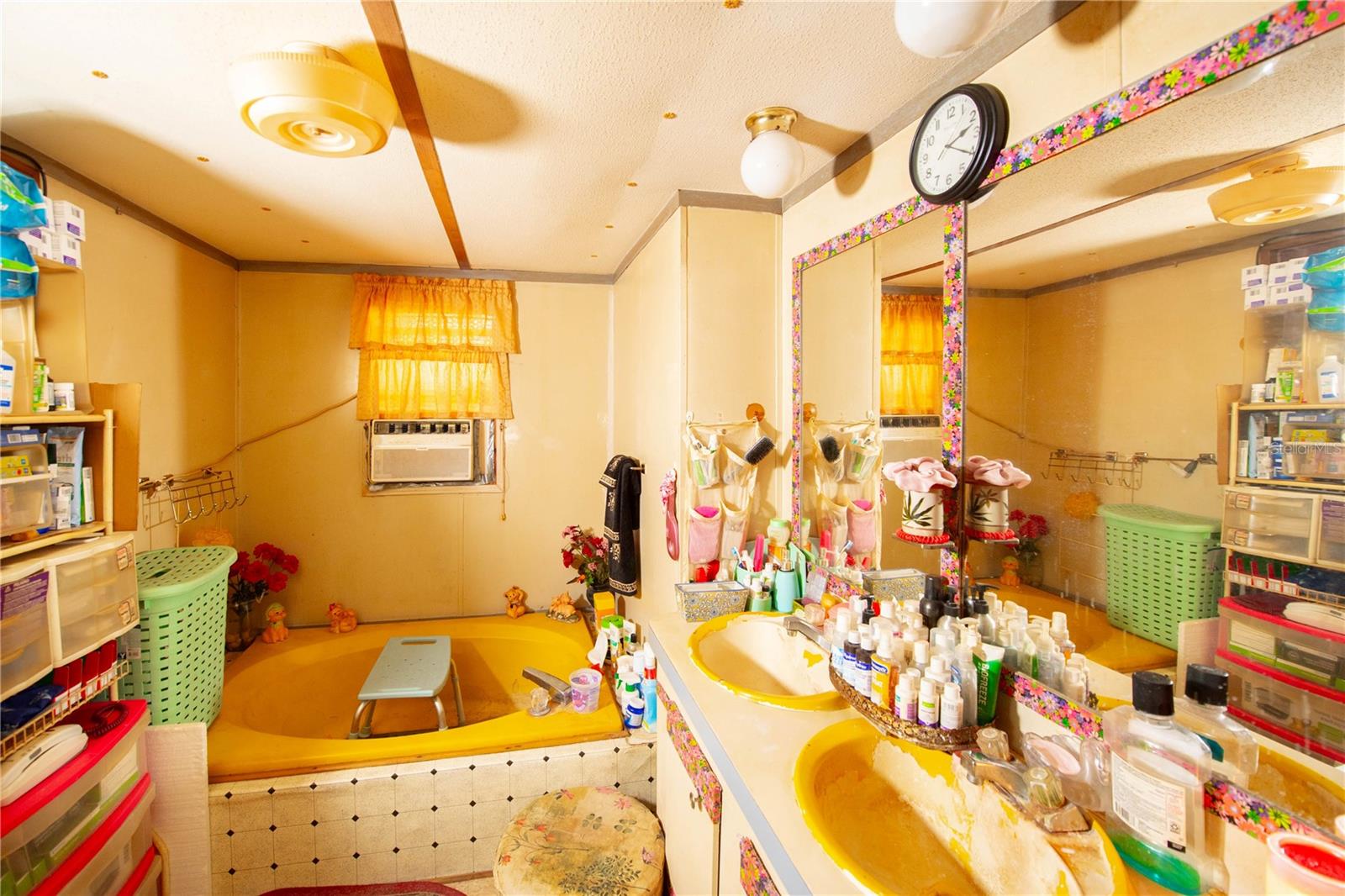 MEADOWBROOK RANCHES - Residential