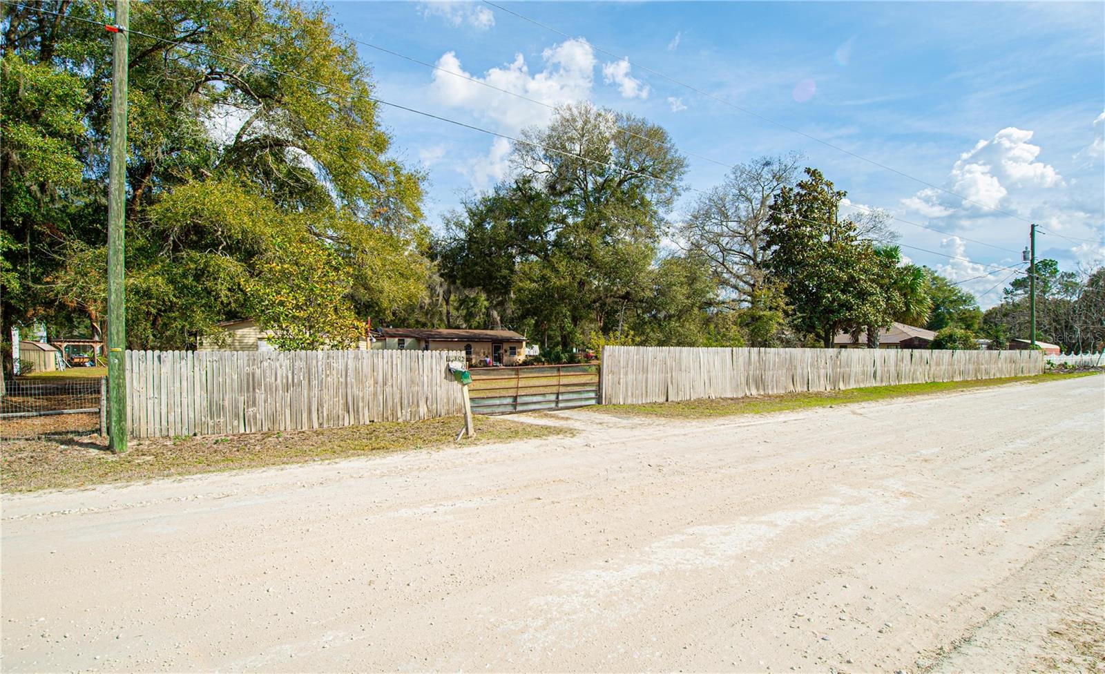 MEADOWBROOK RANCHES - Residential