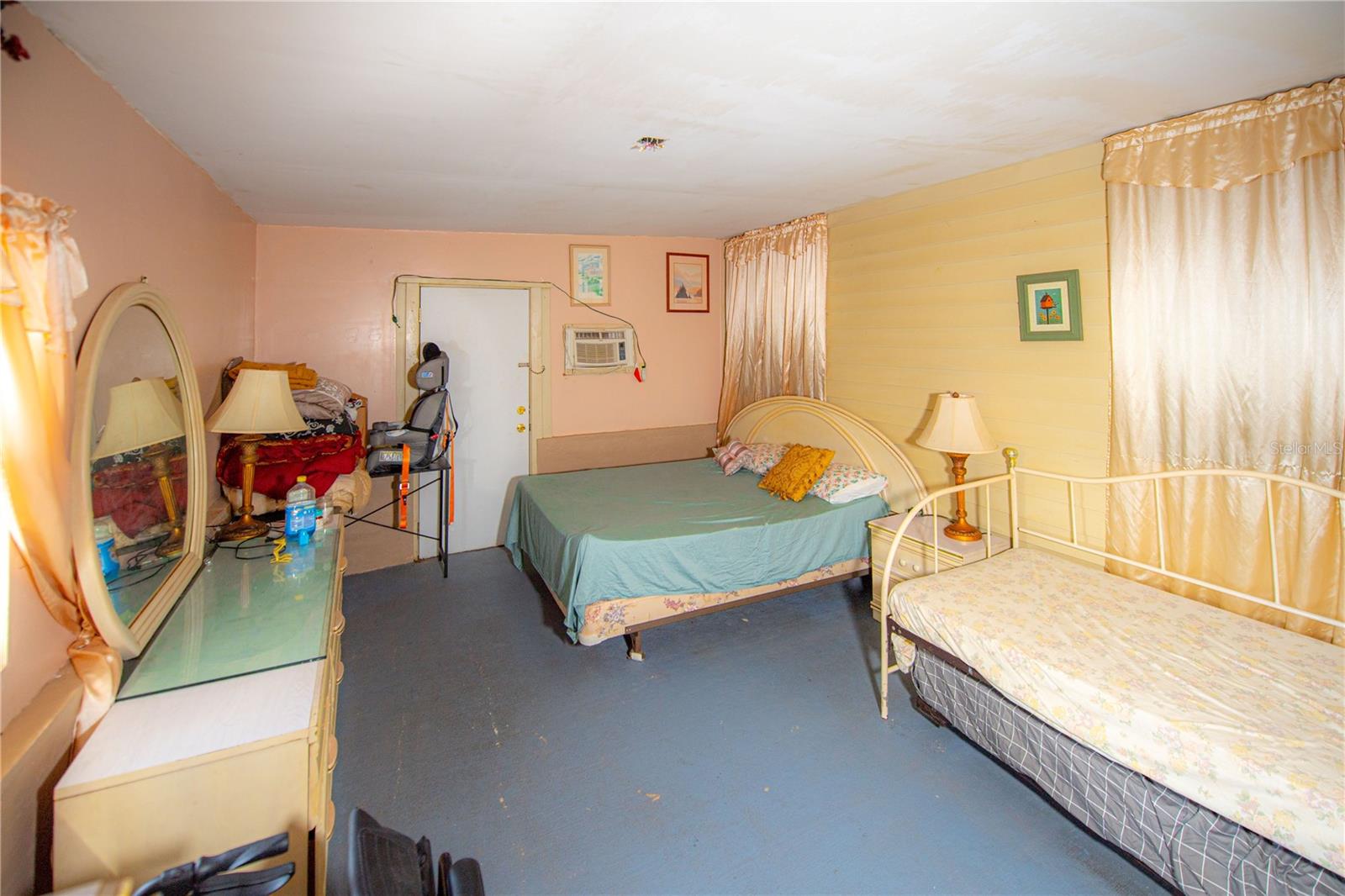 MEADOWBROOK RANCHES - Residential