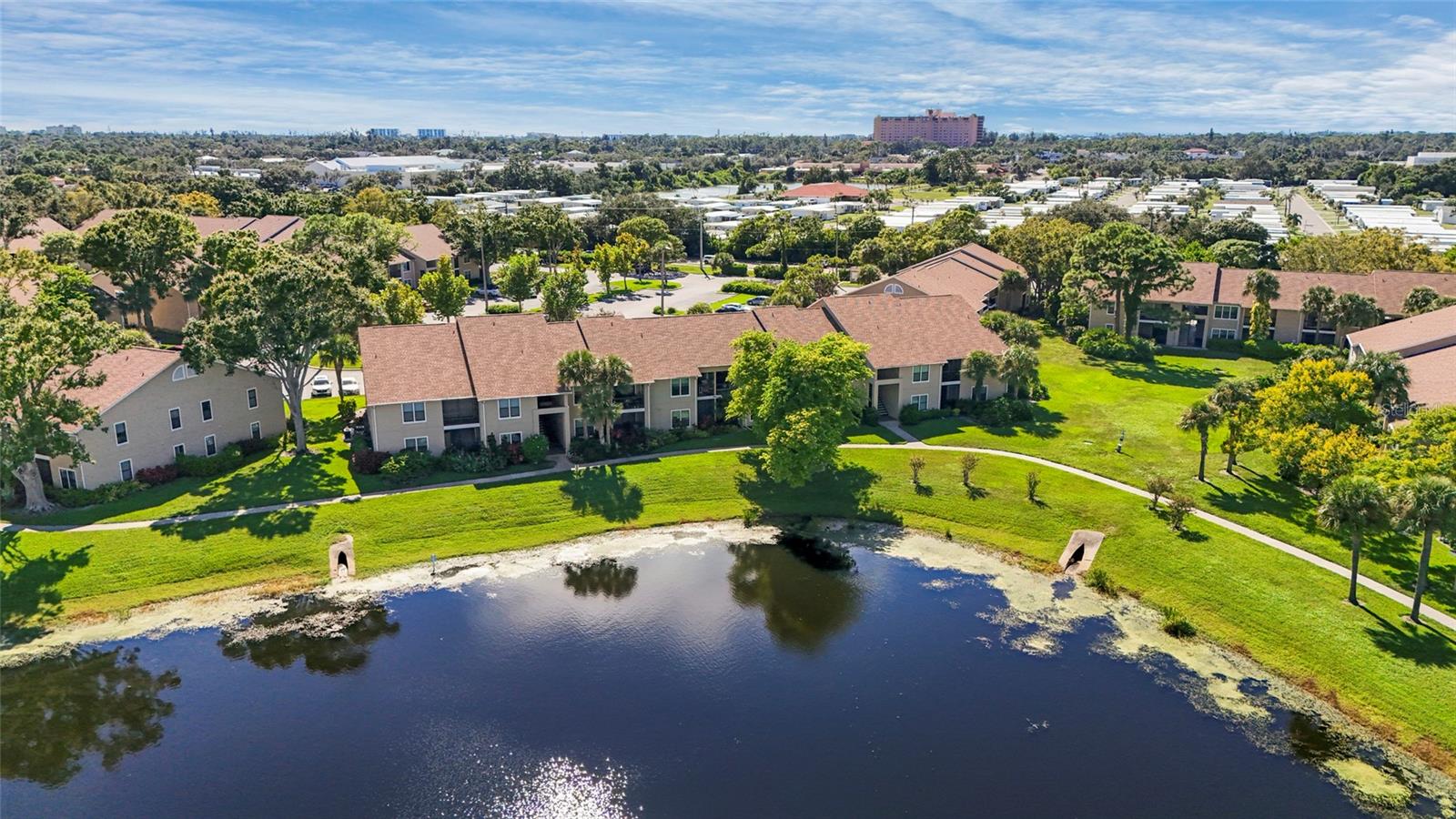 VINTAGE GRAND - Residential