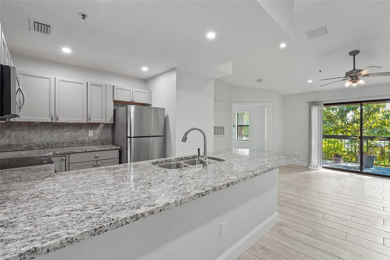 VINTAGE GRAND - Residential